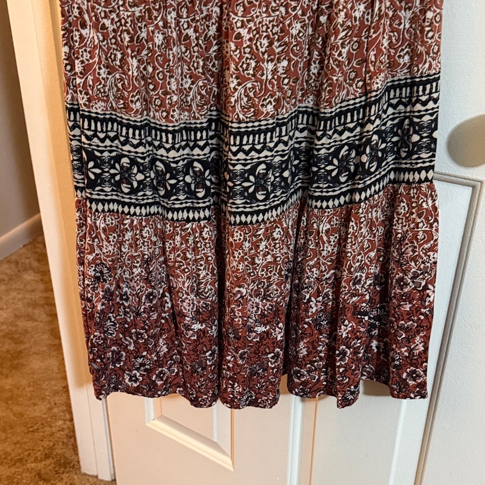 Knox Rose Floral Midi Dress in Red and Black - Picture 2 of 5
